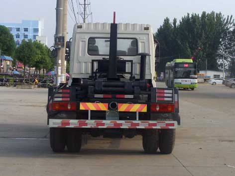 程力威牌CLW5120ZXXE5型车厢可卸式垃圾车