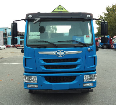 程力威牌CLW5257GFWC5型腐蚀性物品罐式运输车
