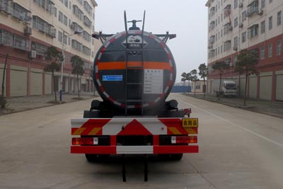 程力威牌CLW5257GFWC5型腐蚀性物品罐式运输车