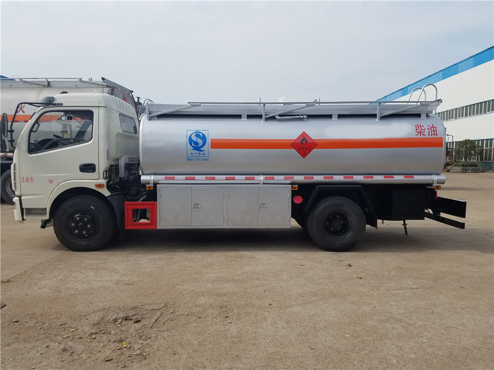 10吨加油车程力威牌CLW5115GJYD5型加油车