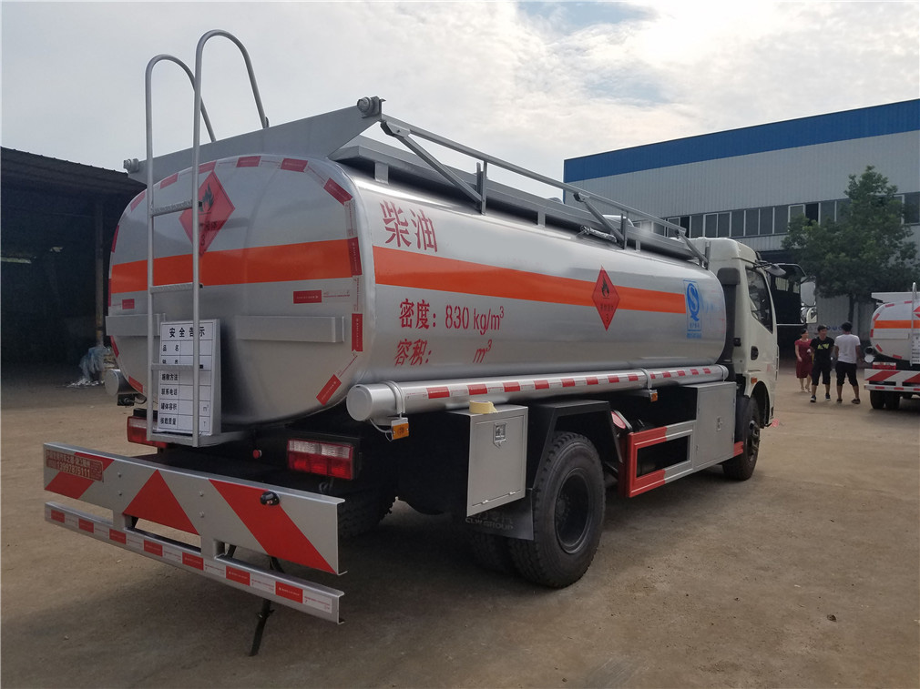 10吨加油车程力威牌CLW5115GJYD5型加油车