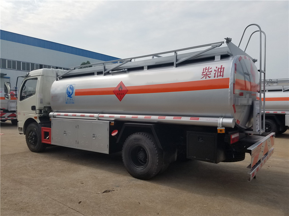 10吨加油车程力威牌CLW5115GJYD5型加油车